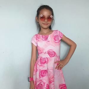 Meet your Posher, Celina lucas